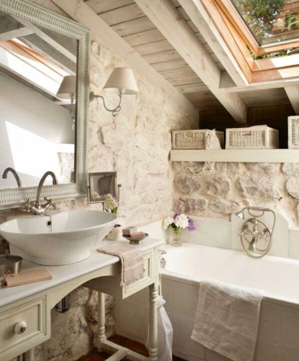 Sala da bagno in stile shabby chic